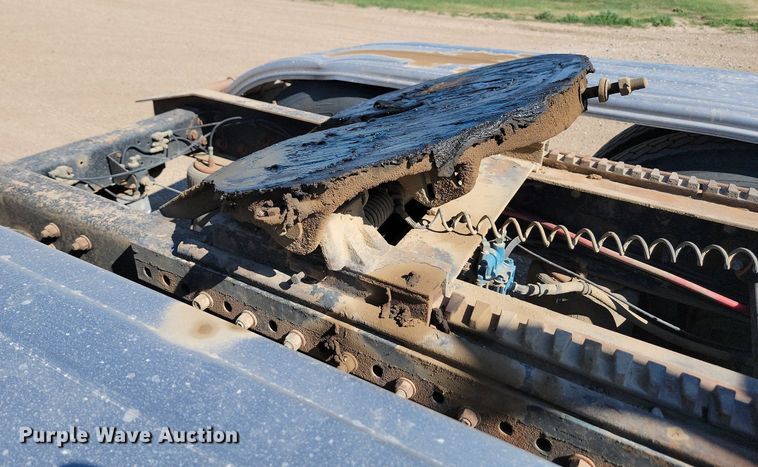 image for item ML9474 1995 Freightliner FLD120  semi truck