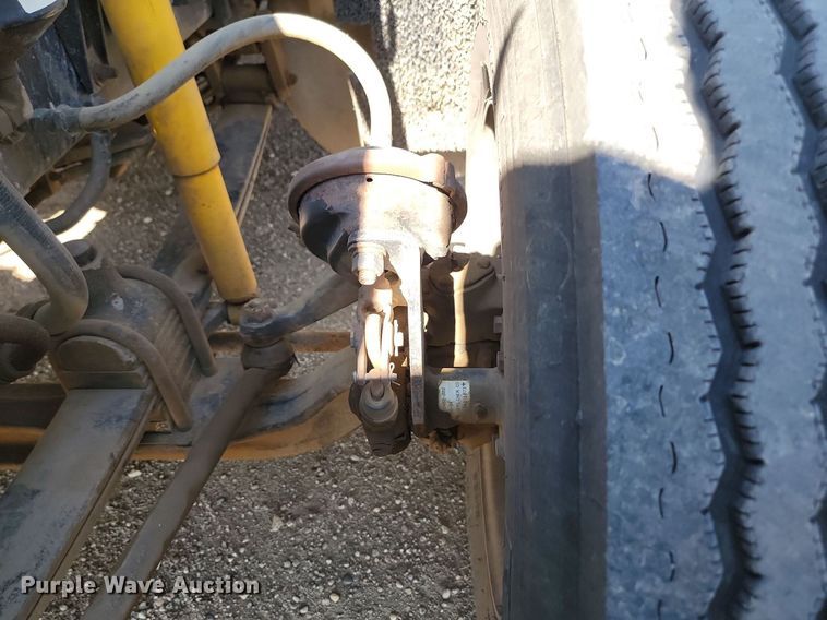 image for item ML9474 1995 Freightliner FLD120  semi truck