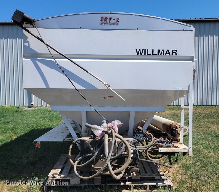 image for item ML9476 Willmar Side Shooter 16  fertilizer delivery bed
