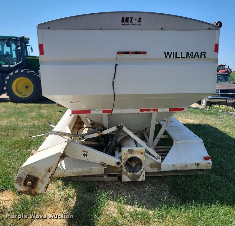 image for item ML9476 Willmar Side Shooter 16  fertilizer delivery bed