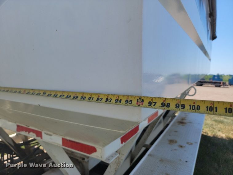 image for item ML9476 Willmar Side Shooter 16  fertilizer delivery bed