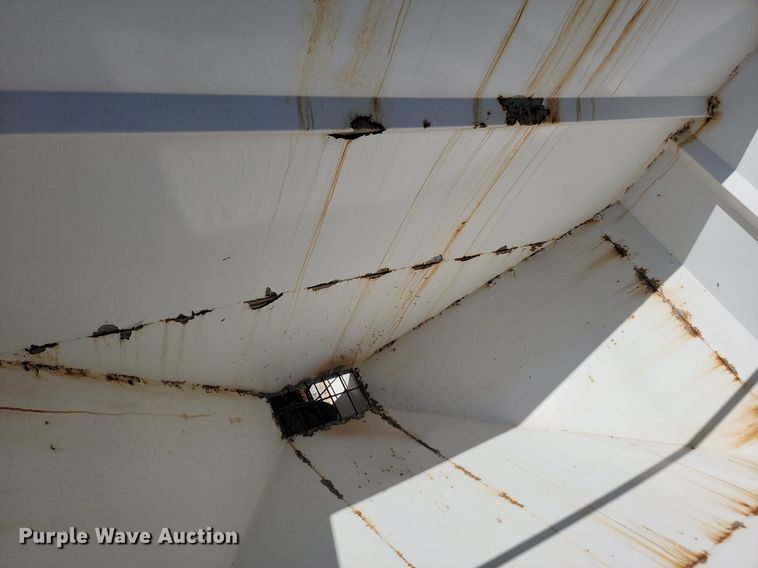 image for item ML9476 Willmar Side Shooter 16  fertilizer delivery bed