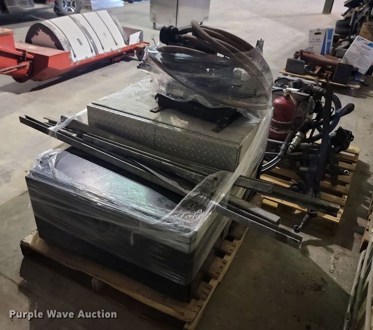 image for item ML9481 Truck accessories