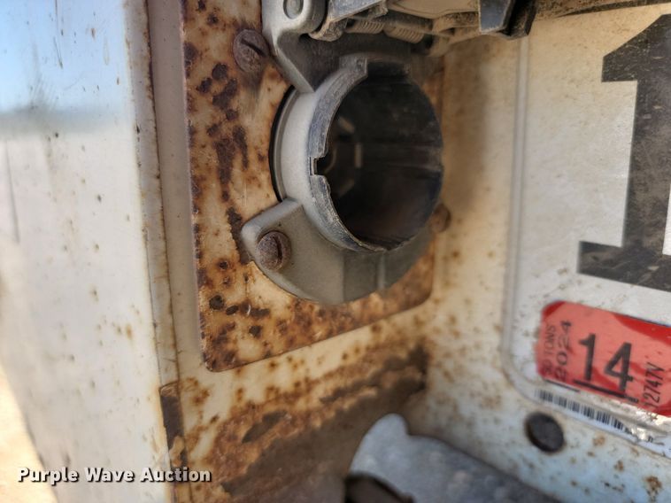 image for item ML9484 2004 GMC Sierra 2500HD  pickup truck