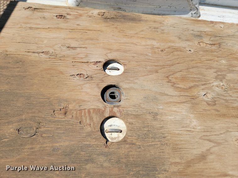 image for item ML9484 2004 GMC Sierra 2500HD  pickup truck