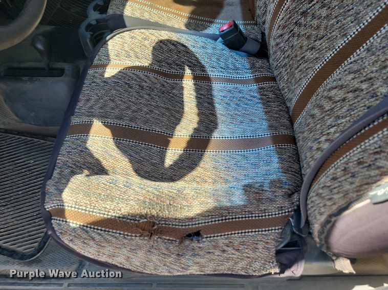 image for item ML9484 2004 GMC Sierra 2500HD  pickup truck