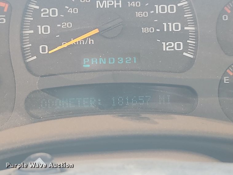 image for item ML9484 2004 GMC Sierra 2500HD  pickup truck