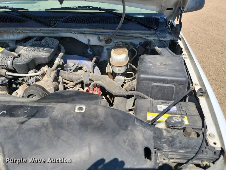 image for item ML9484 2004 GMC Sierra 2500HD  pickup truck