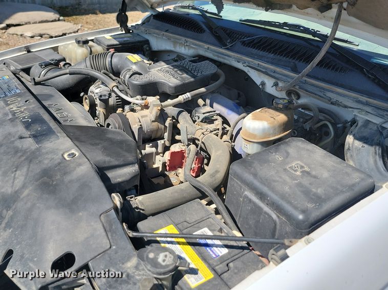 image for item ML9484 2004 GMC Sierra 2500HD  pickup truck