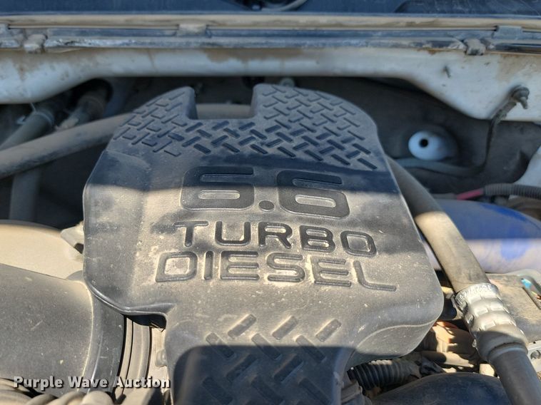 image for item ML9484 2004 GMC Sierra 2500HD  pickup truck