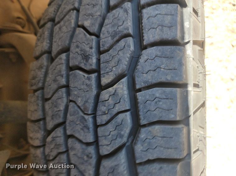 image for item ML9484 2004 GMC Sierra 2500HD  pickup truck