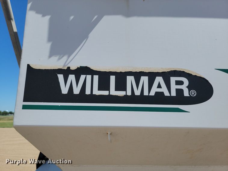 image for item ML9485 2002 Willmar Super 800  spreader