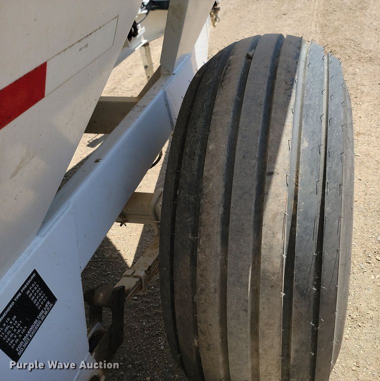 image for item ML9485 2002 Willmar Super 800  spreader