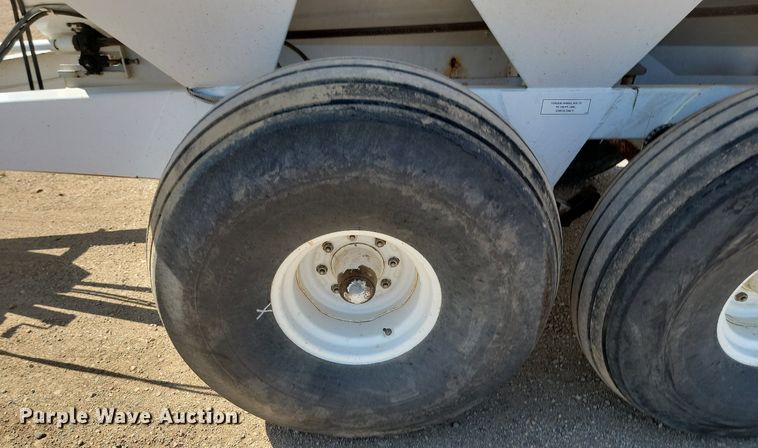 image for item ML9485 2002 Willmar Super 800  spreader