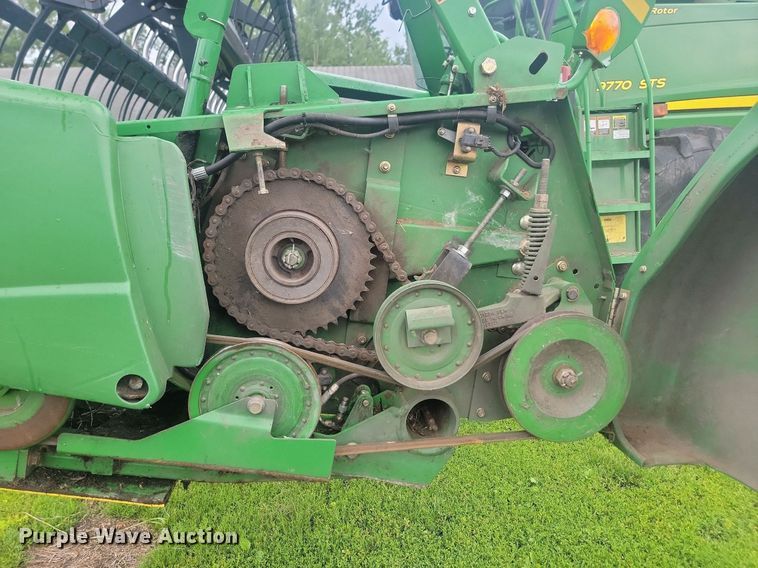 image for item ML9525 John Deere 635F Hydraflex  flex head