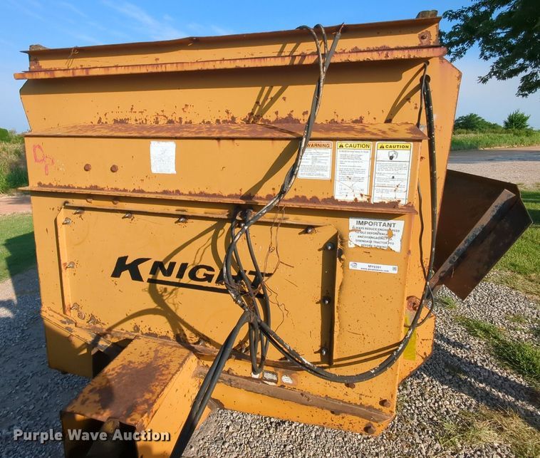 image for item MY9391 Knight 8024  manure spreader