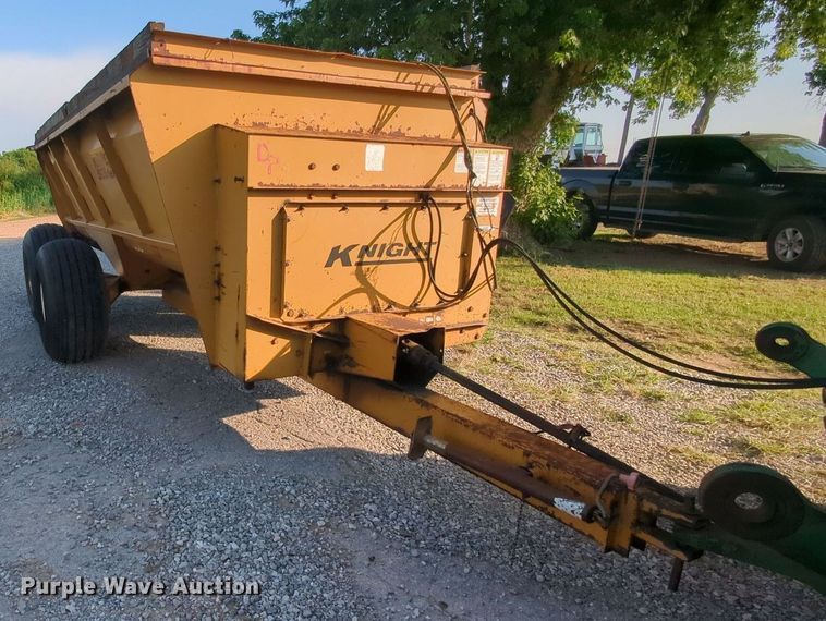 image for item MY9391 Knight 8024  manure spreader