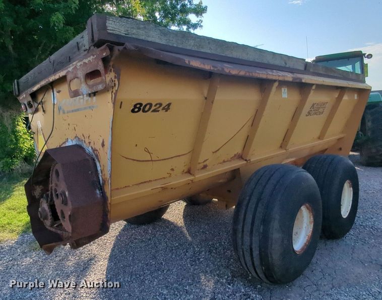 image for item MY9391 Knight 8024  manure spreader