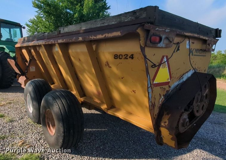 image for item MY9391 Knight 8024  manure spreader