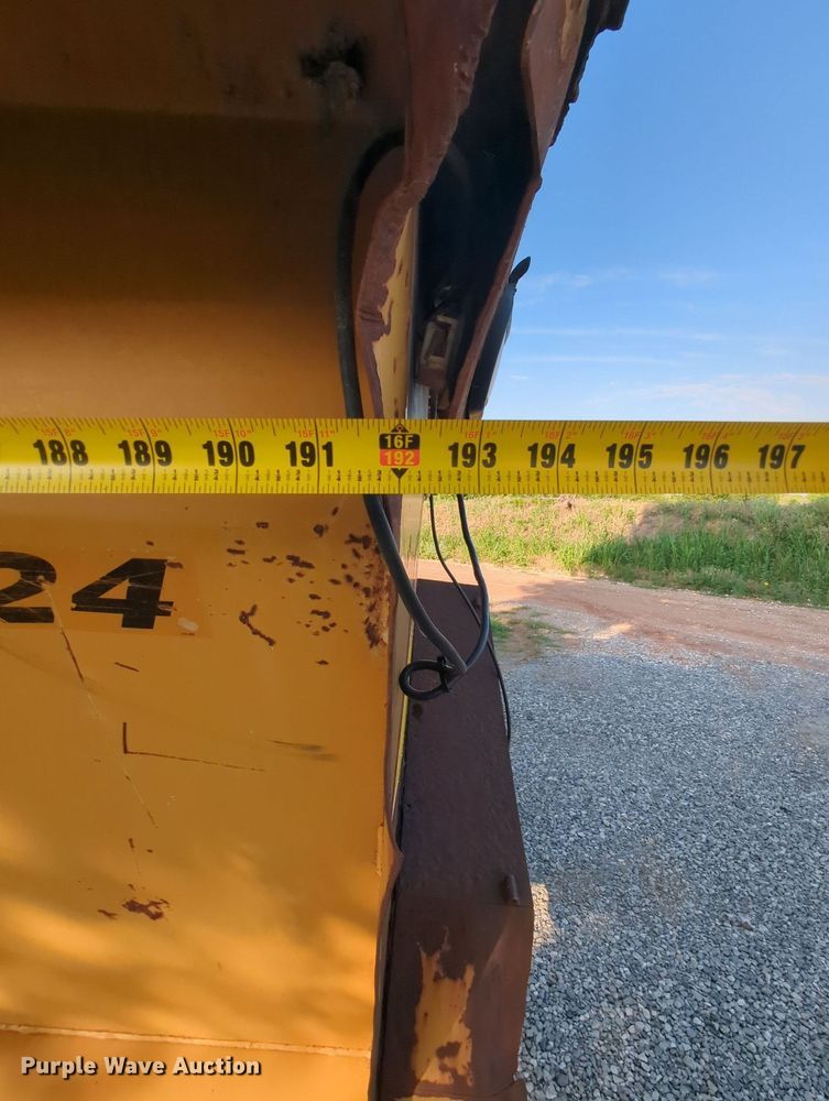 image for item MY9391 Knight 8024  manure spreader