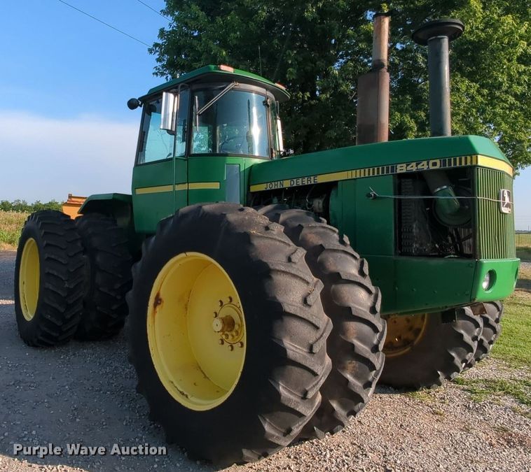 image for item MY9392 1981 John Deere 8440  4WD tractor