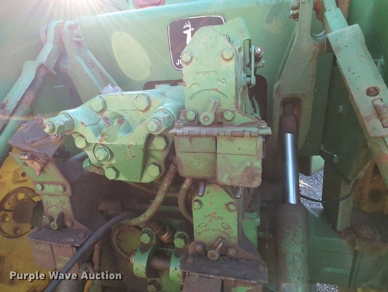 image for item MY9392 1981 John Deere 8440  4WD tractor