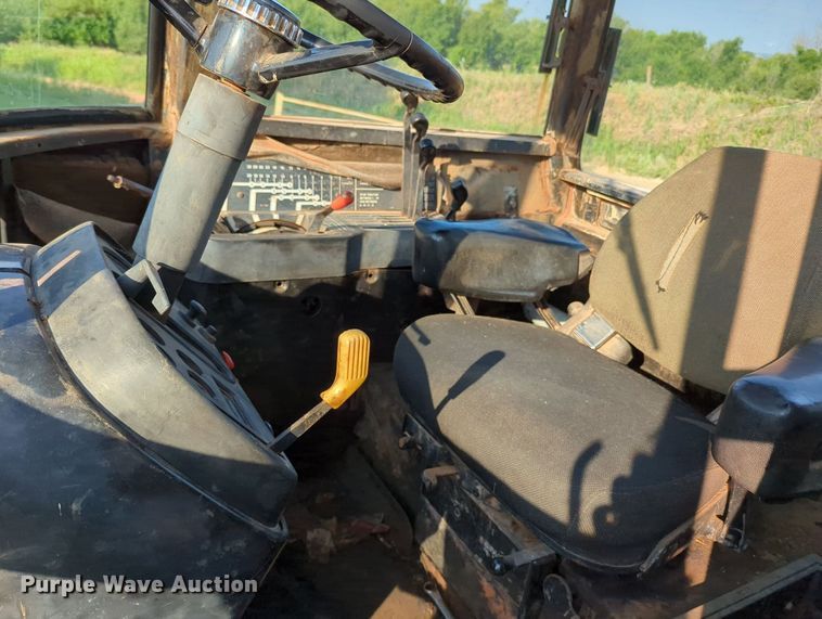 image for item MY9392 1981 John Deere 8440  4WD tractor