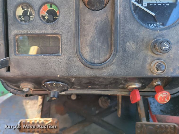 image for item MY9392 1981 John Deere 8440  4WD tractor