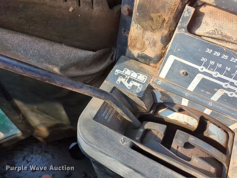 image for item MY9392 1981 John Deere 8440  4WD tractor