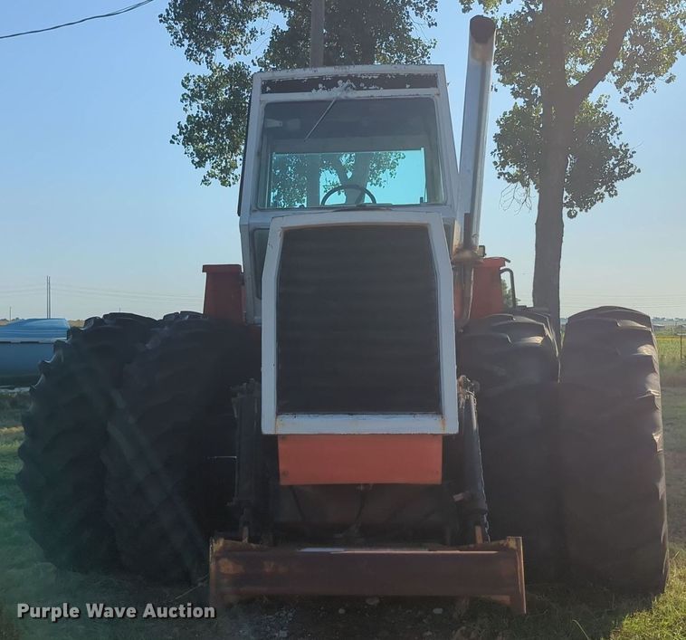 image for item MY9393 1979 Case 2470  4WD tractor