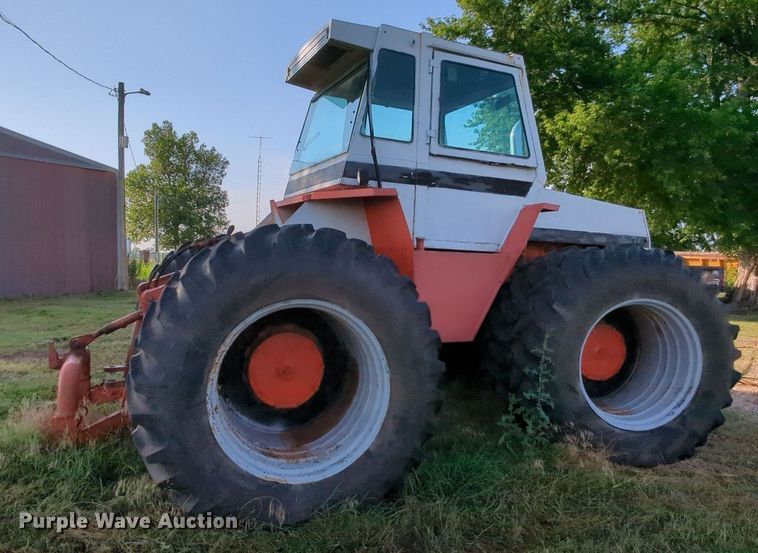 image for item MY9393 1979 Case 2470  4WD tractor