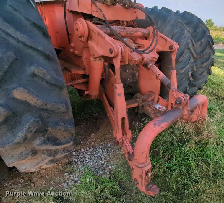 image for item MY9393 1979 Case 2470  4WD tractor