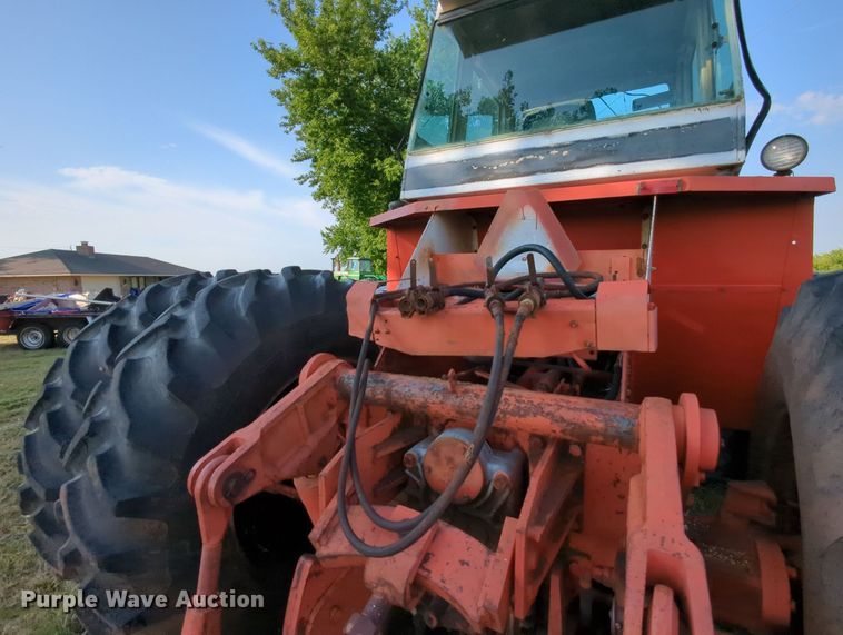 image for item MY9393 1979 Case 2470  4WD tractor