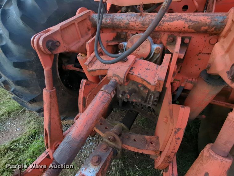 image for item MY9393 1979 Case 2470  4WD tractor