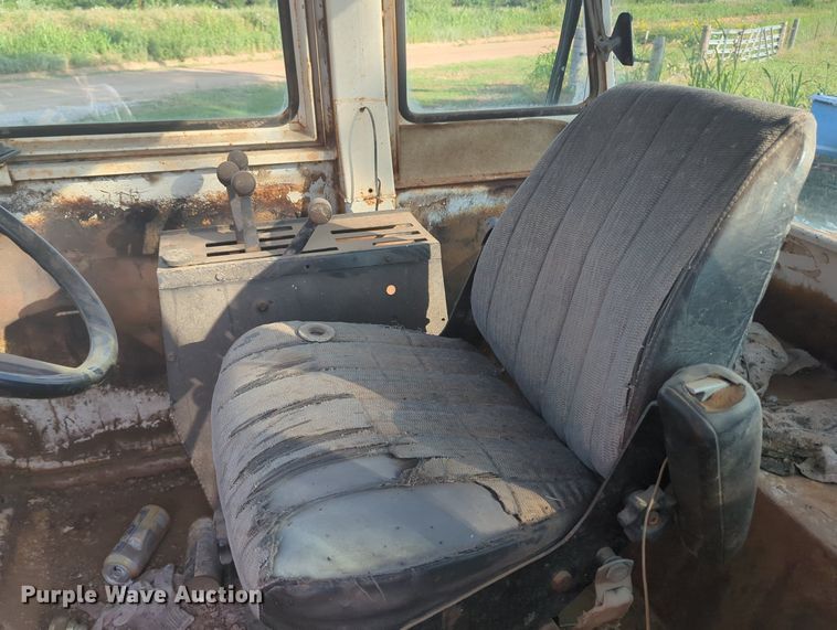 image for item MY9393 1979 Case 2470  4WD tractor