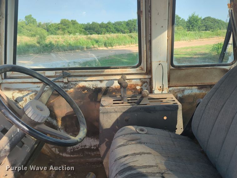 image for item MY9393 1979 Case 2470  4WD tractor