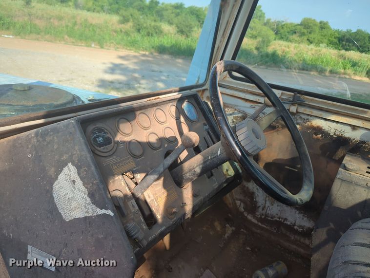 image for item MY9393 1979 Case 2470  4WD tractor