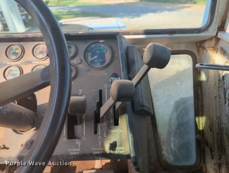 image for item MY9393 1979 Case 2470  4WD tractor