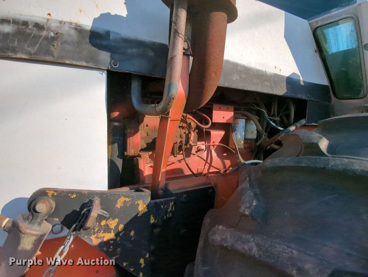 image for item MY9393 1979 Case 2470  4WD tractor