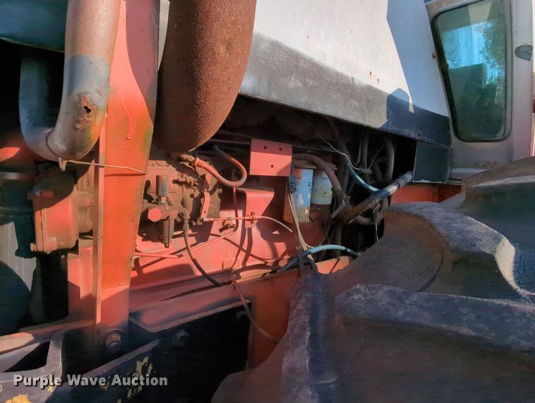 image for item MY9393 1979 Case 2470  4WD tractor