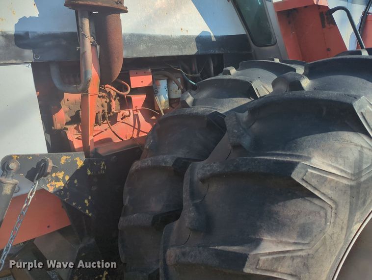 image for item MY9393 1979 Case 2470  4WD tractor