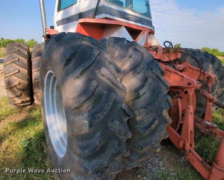 image for item MY9393 1979 Case 2470  4WD tractor