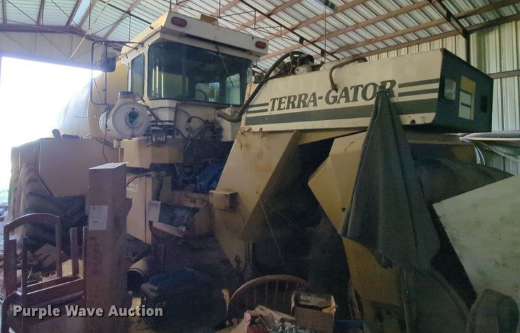 image for item MY9394 Ag-Chem TerraGator 2505  slurry applicator