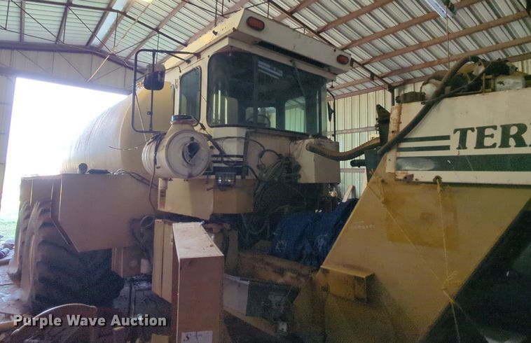 image for item MY9394 Ag-Chem TerraGator 2505  slurry applicator