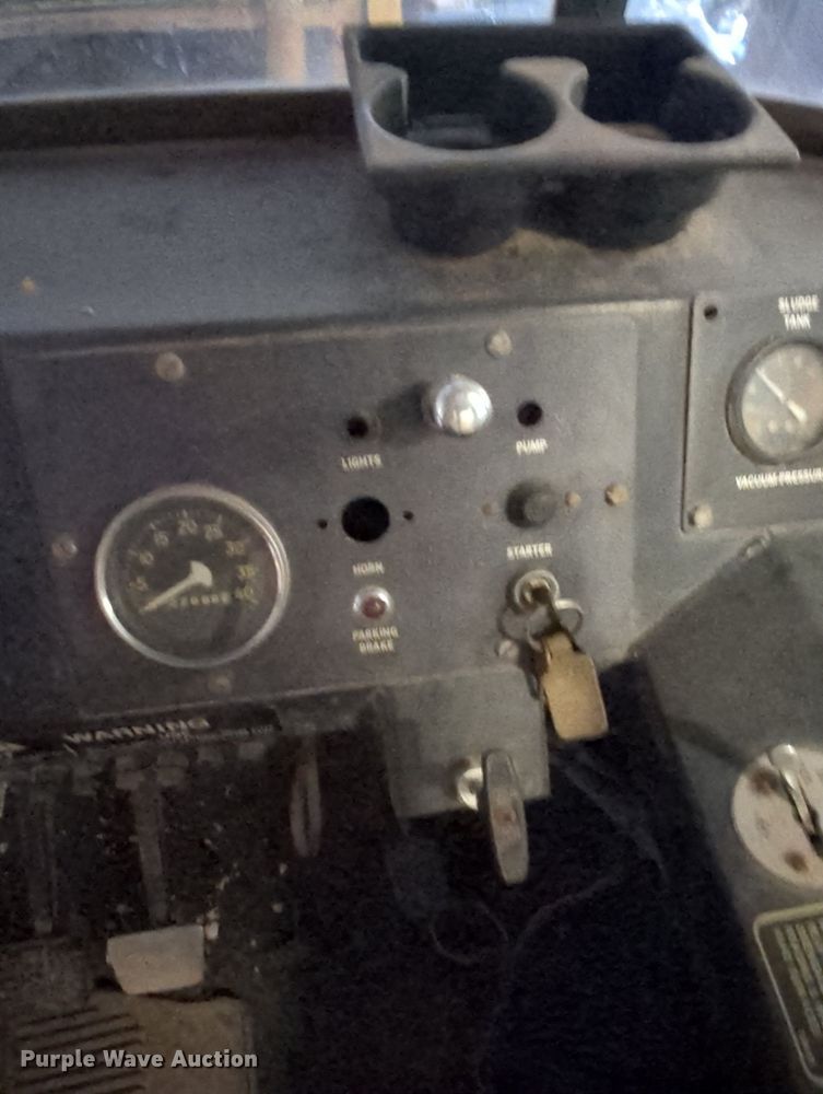 image for item MY9394 Ag-Chem TerraGator 2505  slurry applicator