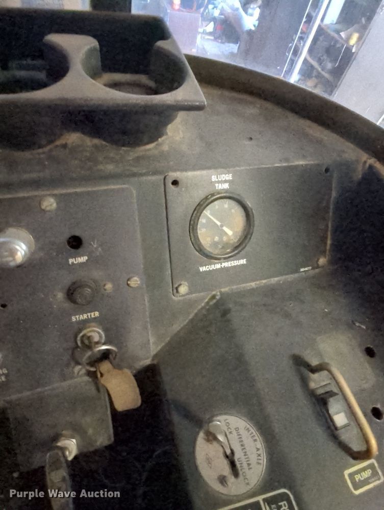 image for item MY9394 Ag-Chem TerraGator 2505  slurry applicator