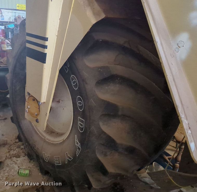 image for item MY9394 Ag-Chem TerraGator 2505  slurry applicator