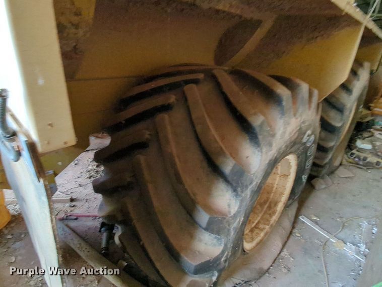 image for item MY9394 Ag-Chem TerraGator 2505  slurry applicator