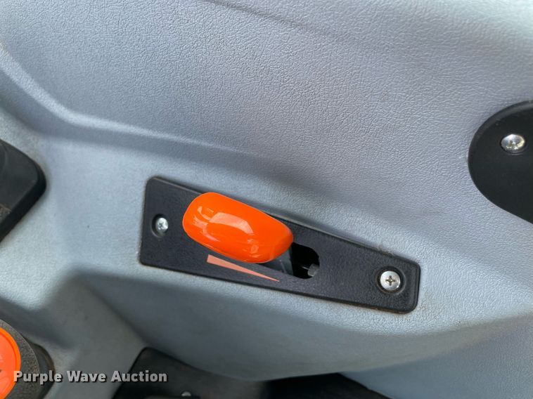 image for item NB9090 2018 New Holland Workmaster 75  MFWD tractor