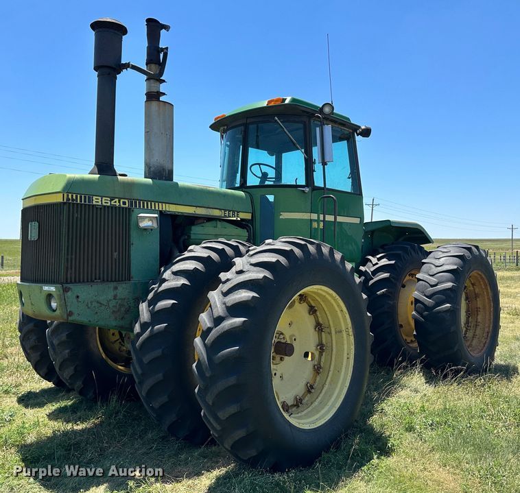 image for item NE9032 1981 John Deere 8640  4WD tractor